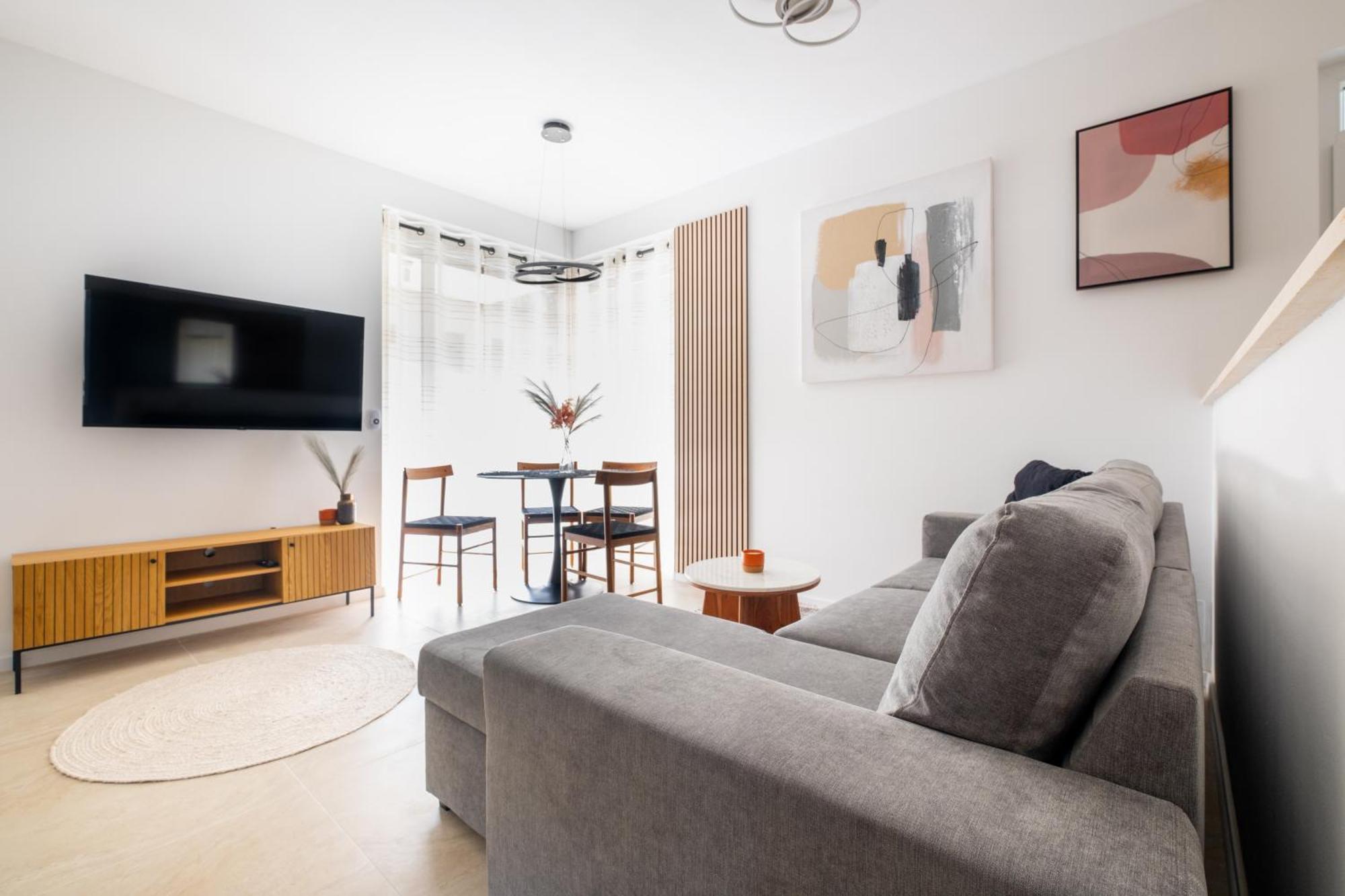 B72 Apartment